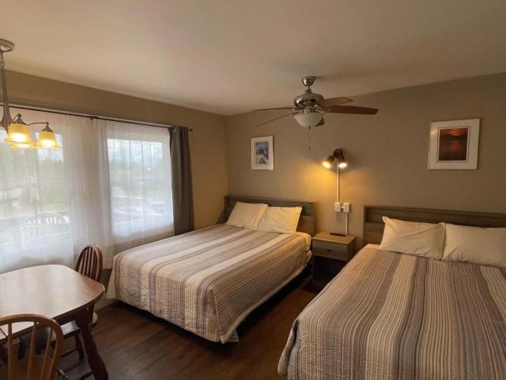Hill View Motel And Cottages เลคจอร์จ ภายนอก รูปภาพ
