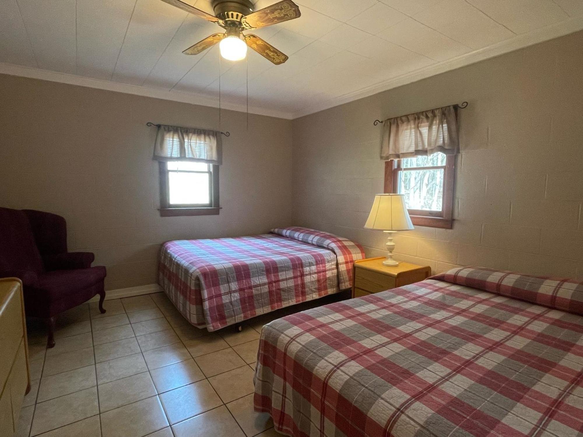 Hill View Motel And Cottages เลคจอร์จ ห้อง รูปภาพ