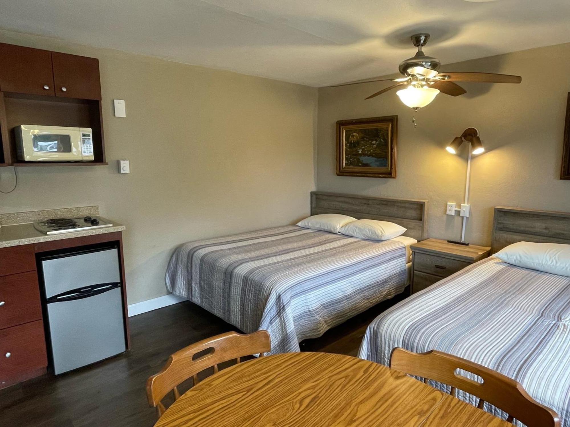 Hill View Motel And Cottages เลคจอร์จ ห้อง รูปภาพ